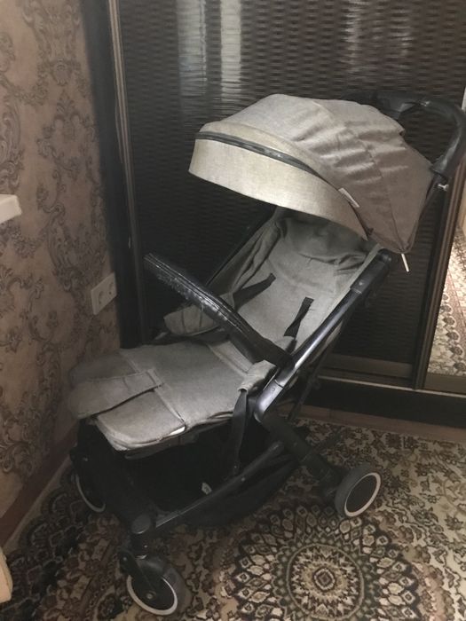 Коляска для малышей