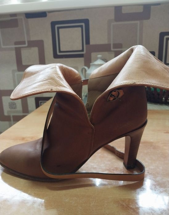 Женские кожаные сапожки