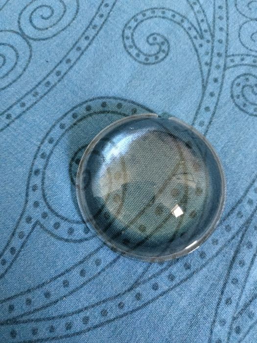 Продаю увеличительное стекло.