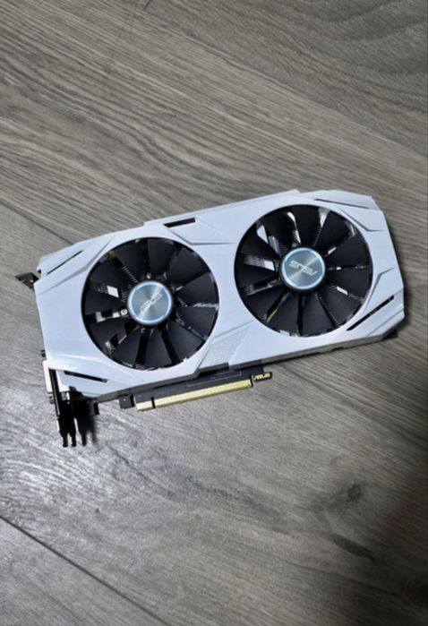 Asus Gtx 1070 8GB  256bit ca nouă