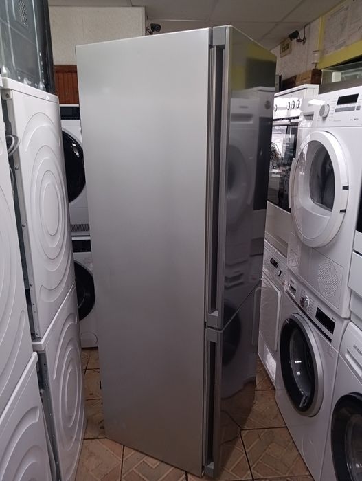 Иноксов комбиниран хладилник с фризер Liebherr с 2 години  ГАРАНЦИЯ!