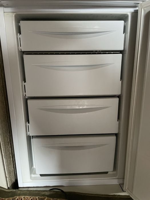 Продам морозильник Indesit б/у