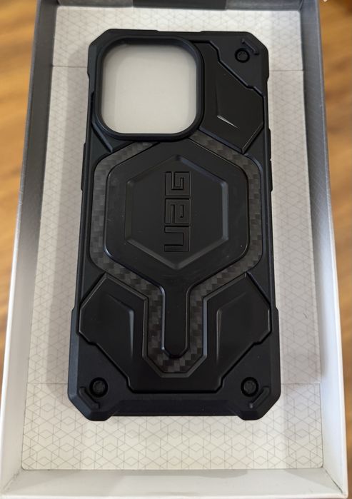 Оригинальные чехлы на iPhone 15 pro