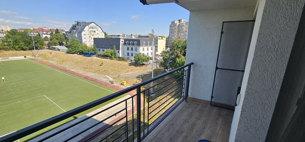 Inchiriez apartament  2 camere   - Zona  Cartodrom