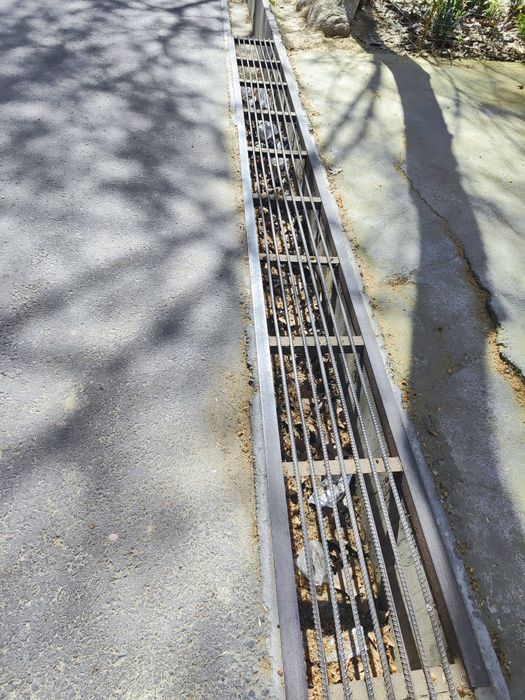 Продам решетку на арык. 250 000 сум за метр.