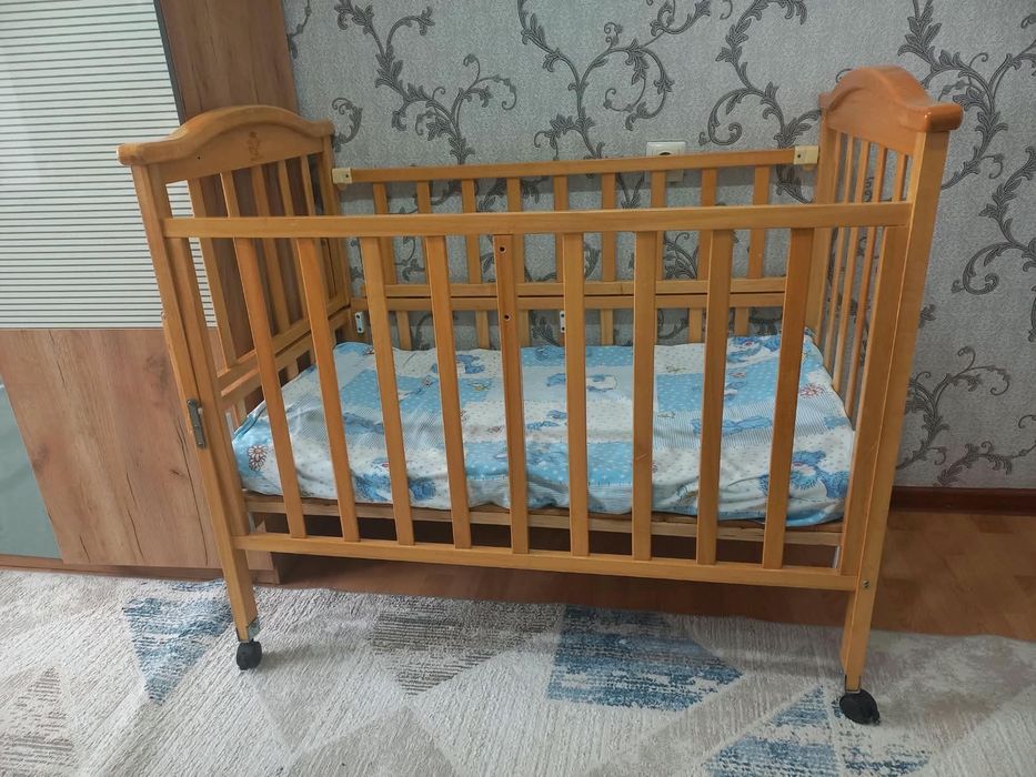 Продам детскую кроватку