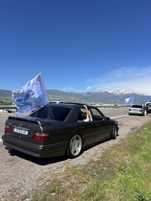 Mercedes benz W124 E320 sotiladi