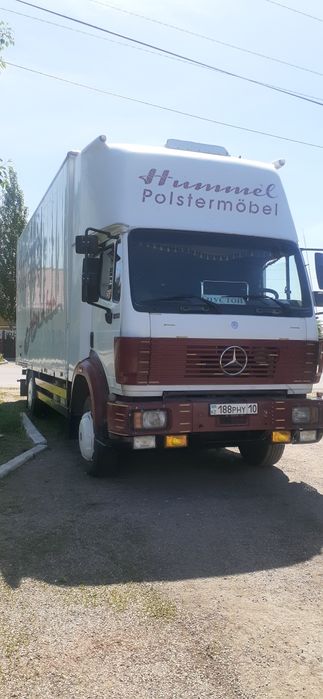 Грузовой Мерседес