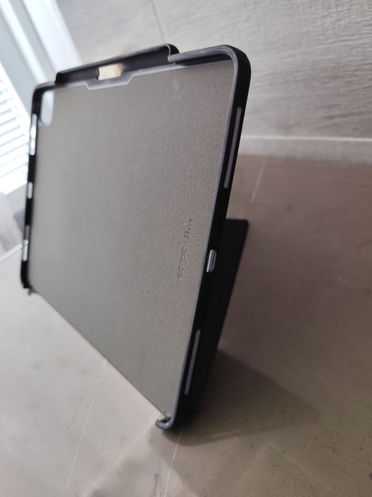 Черен сгъваем магнитен калъф Epico за iPad