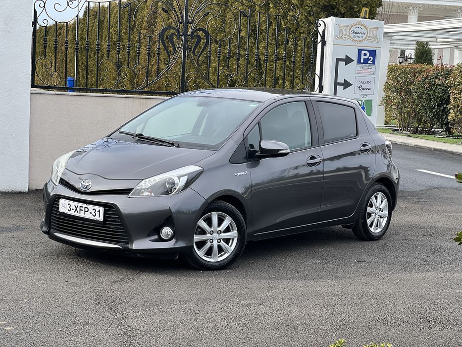 Toyota Yaris 1.5 Benzină +Hybrid #07/2014#Automat # Faruri+Triple Led#
