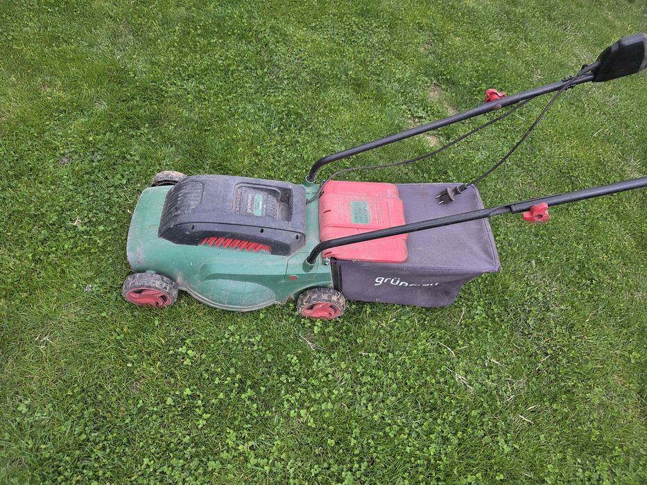 Mașina de tuns iarba Grunman 1300w