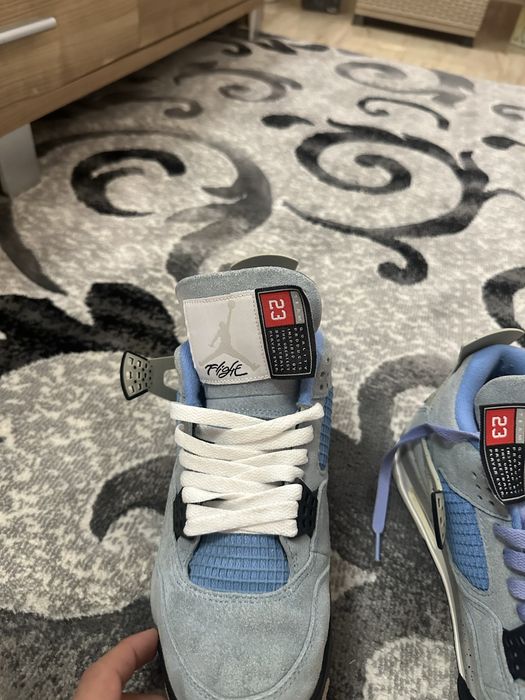 Vand Jordan 4 University Blue