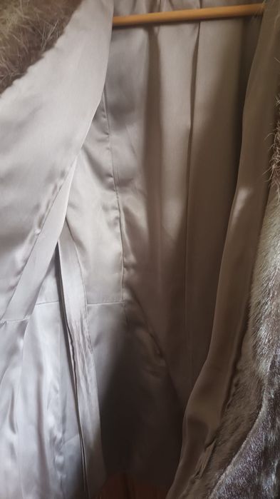 Haină de blana elegantă și nefolosită