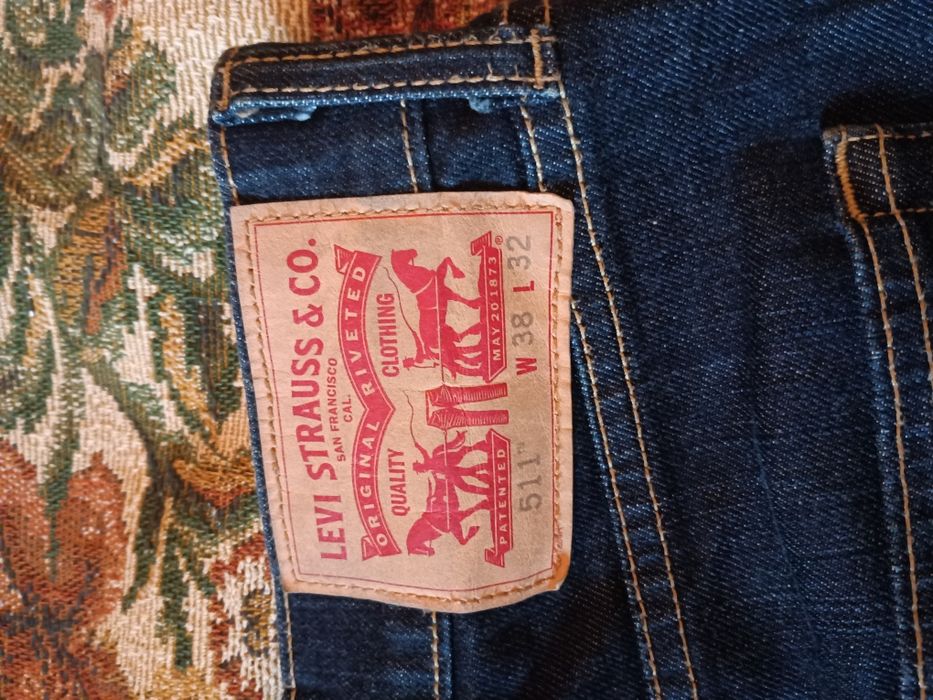 Мъжки дънки левис-40лв