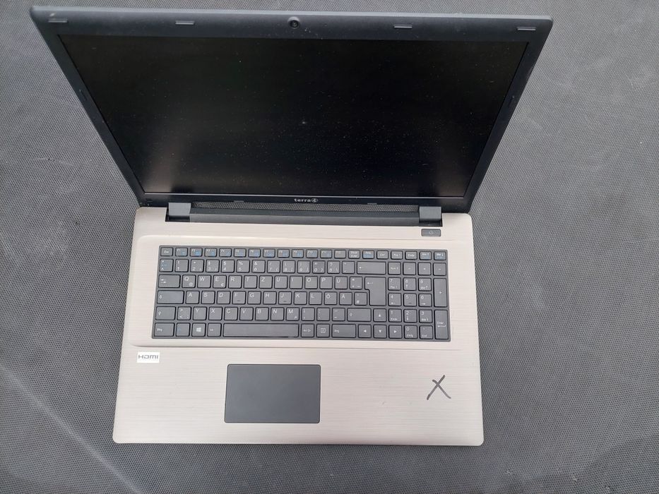Dezmembrez Laptop-uri Terra mobile si HP 17