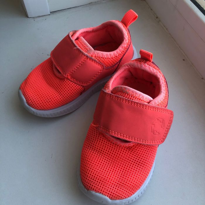 Кроссовки на девочку 22 размер