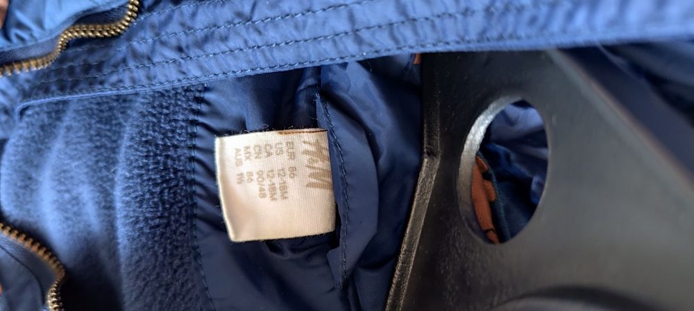 Продам детскую куртку