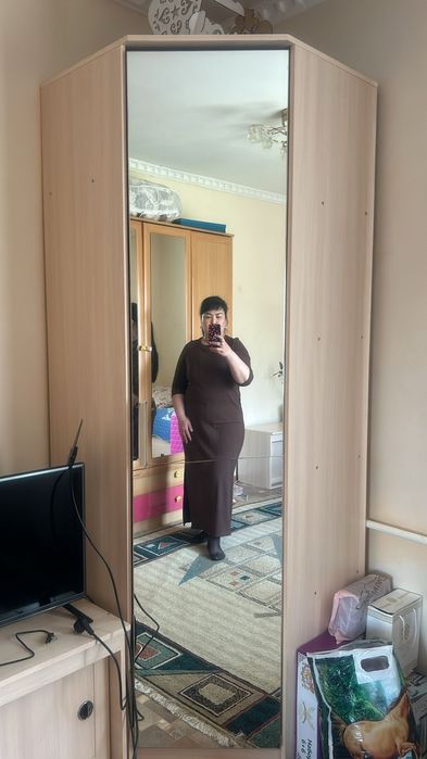 Шифоньер, шкаф, диван, кровать, столы, стулья