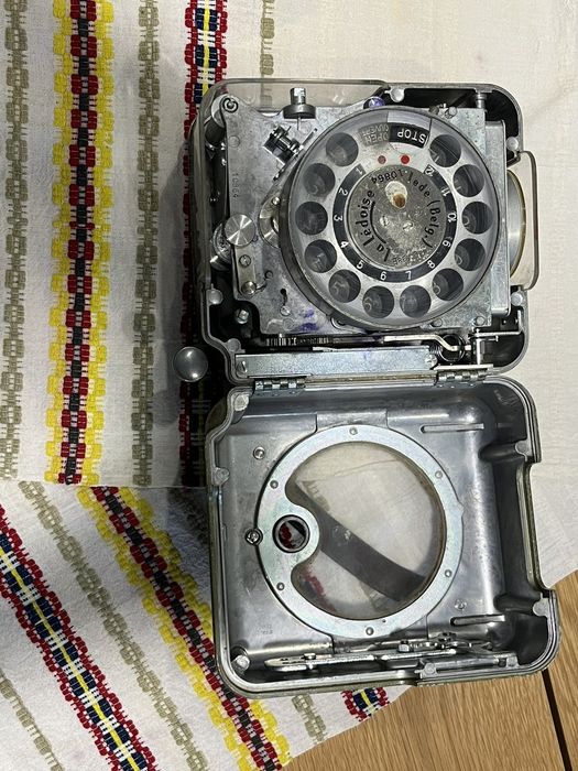 Стар часовник за състезателни гълъби