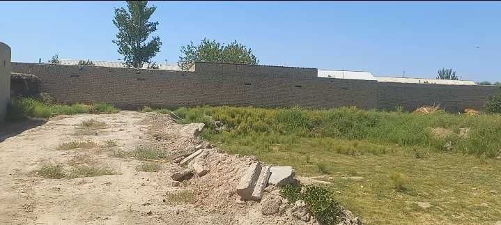 Uchastka sotiladi