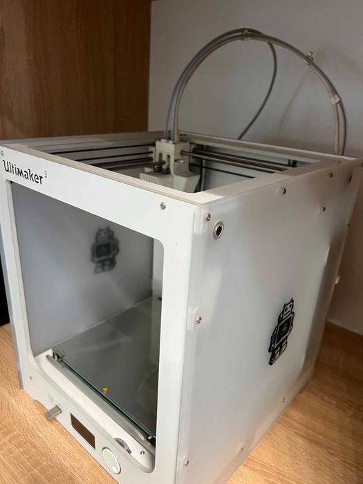 Imprimanta 3D Ultimaker 3