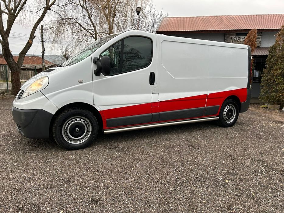 Masina Renault trafic