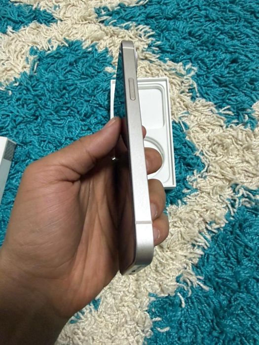 iPhone 14 белый цвет