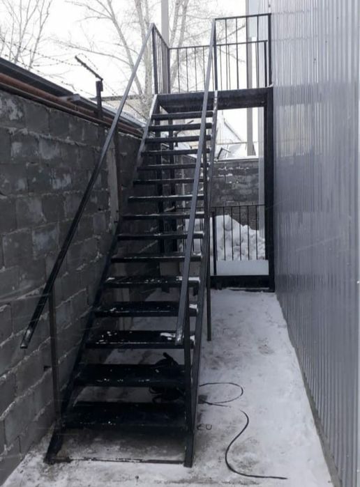 Сварщик, сантехник, электрик.