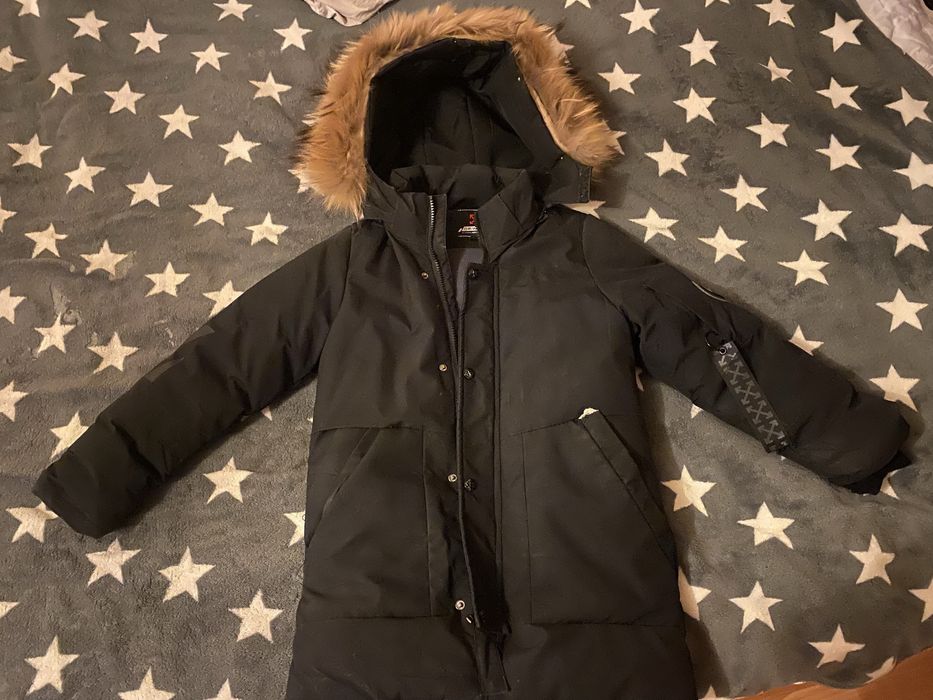 Отдам куртку-парку на мальчика 140 размер