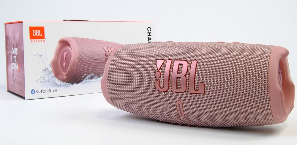 JBL Charge 5 — портативная Bluetooth‑колонка.
