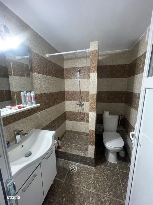 Garsoniera decomandata, 34 mp, etaj 3, zona Craiovita Noua