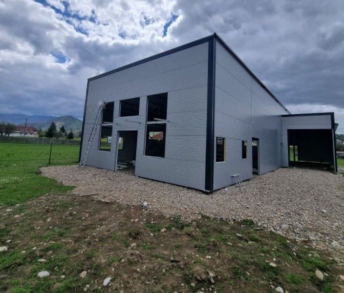 Vand hală metalică 10 m lățime cu 20 lungime 4 m la streașină de pe st