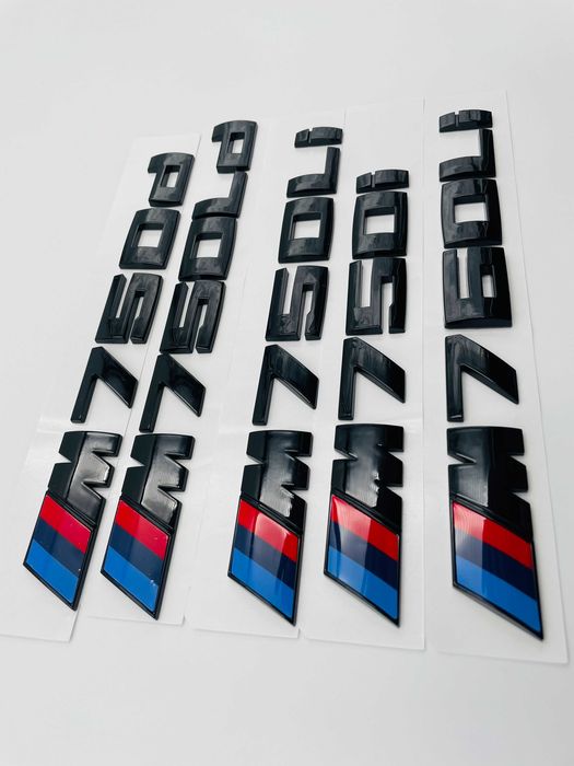 Emblema compatibila BMW M750d