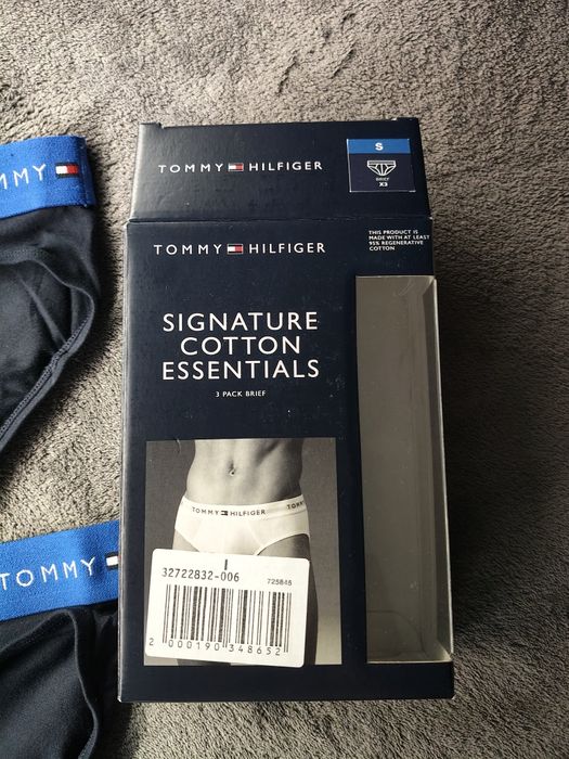 Tommy Hilfiger set 3 chiloți bărbătești culoare negru cu banda albastra S noi originali