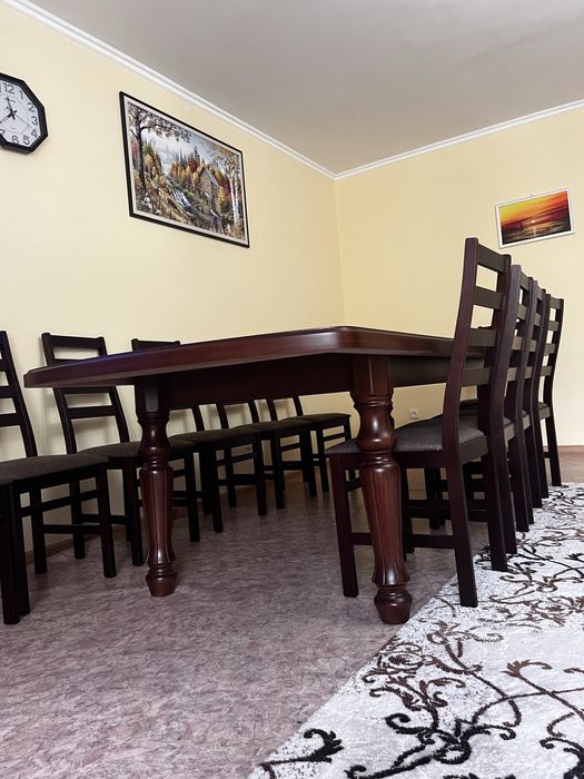 Продам деревянный стол