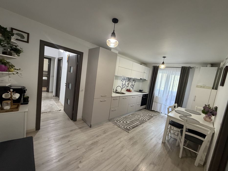 Apartament cu 3 camere, zona centrala