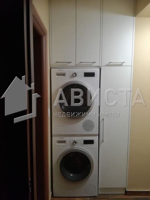 Дава се под наем Тристаен апартамент в София, Център - 86 кв.м за 1000 € - Снимка #11