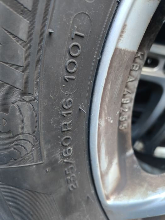 Зимни гуми -16цола -235/60-1бр.-60лв."MICHELIN"