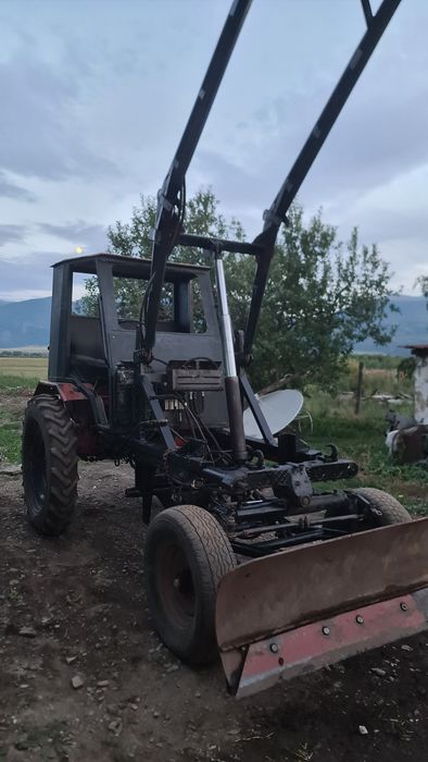 Продам трактор  т16