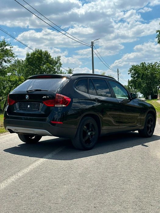 Bmw x1  ,18 i s dive manual