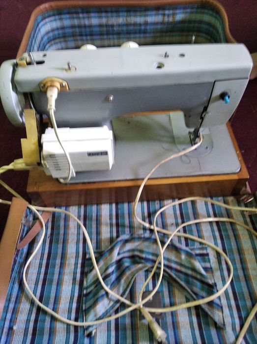 Tikuv mashina sotiladi