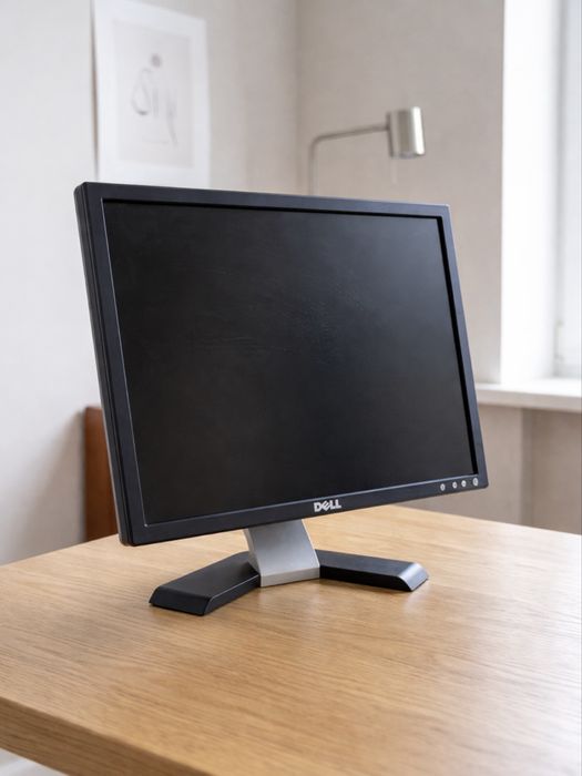 Монитор dell работает отличное состояние