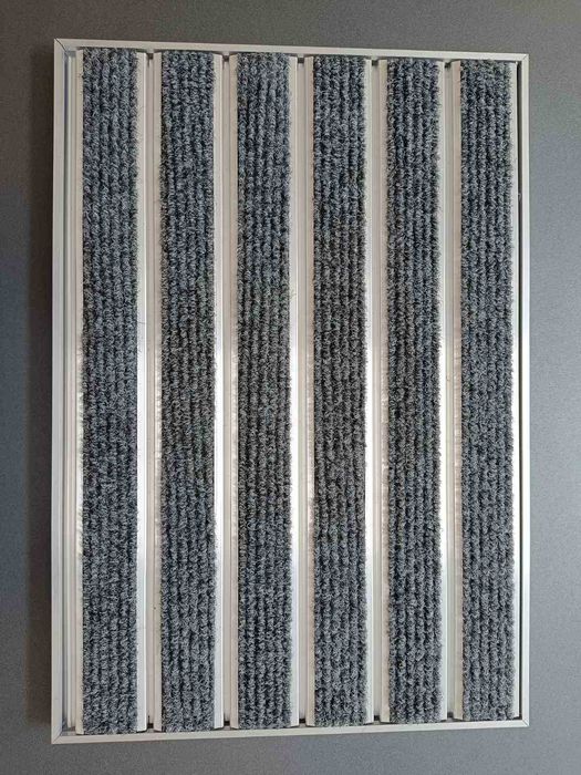 Ликвидация на алуминиеви изтривалки с мокет и размер до 75см ширина