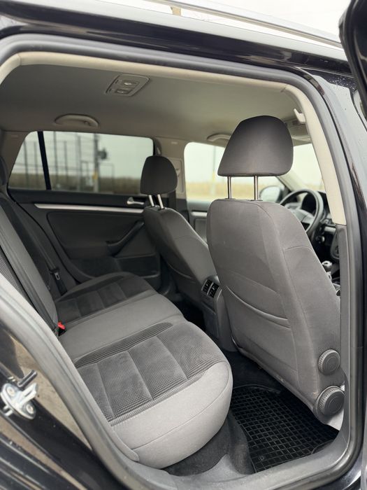 Volkswagen Golf 2009 1.9 TDI 105cp