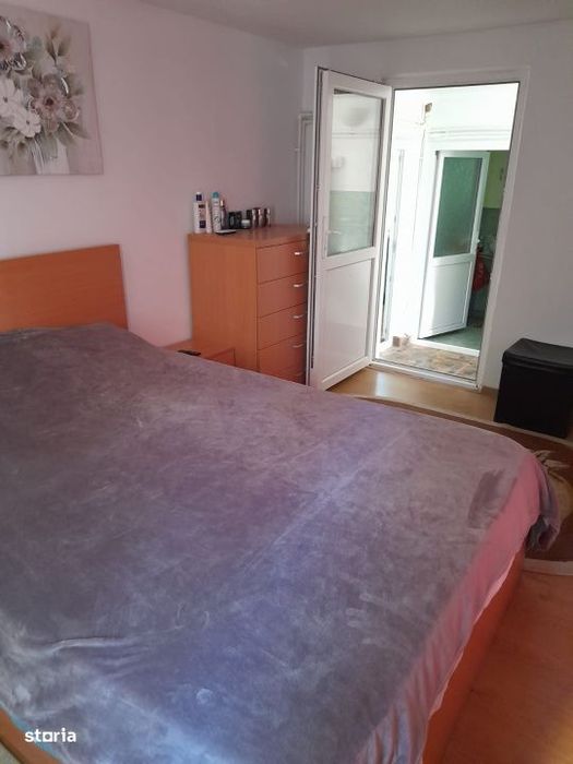 Casa renovata complet, 1800 mp teren, zona linistita in Cornita