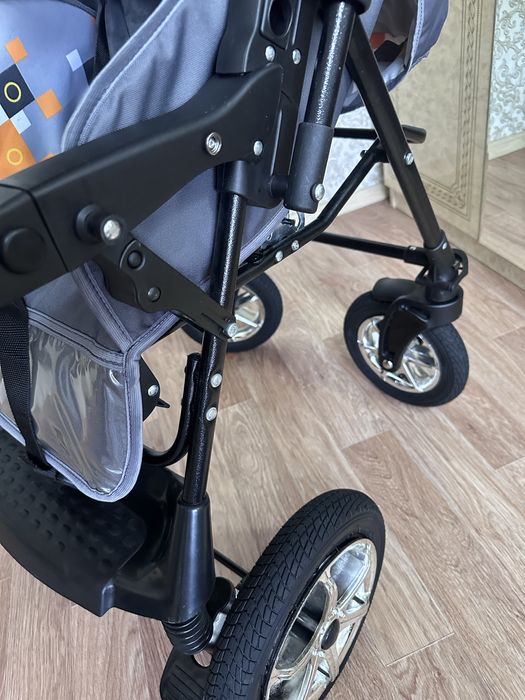 Продам детскую коляску