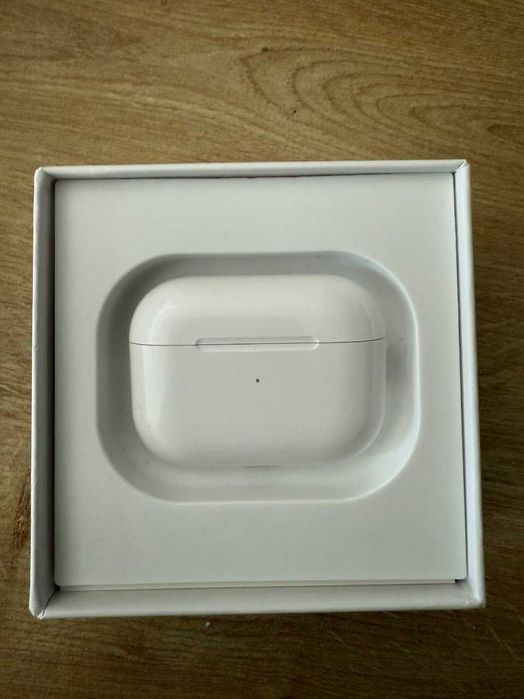 Căști wireless tip AirPods Pro – stare foarte bună | autonomie mare