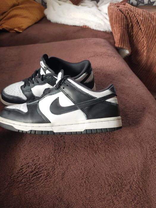 Vand Nike dunk low mărimea 39/39.5