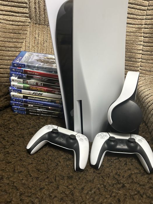 PS5 (два джойстика) + игры