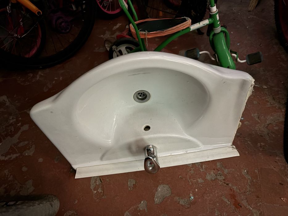 Раковина в ванную комнату